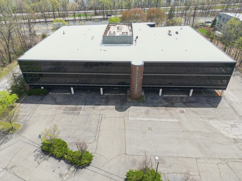 1000 Sylvan Ave, Englewood Cliffs, NJ for sale - Aerial - Image 2 of 54