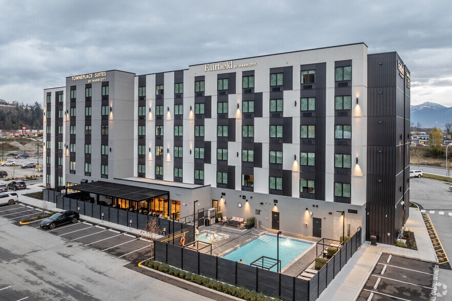 43971 Industrial Way, Chilliwack, BC à vendre - Photo du bâtiment - Image 2 de 4