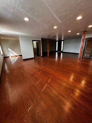 Plus de détails pour 11 W Main St, Belgrade, MT - Bureau à louer