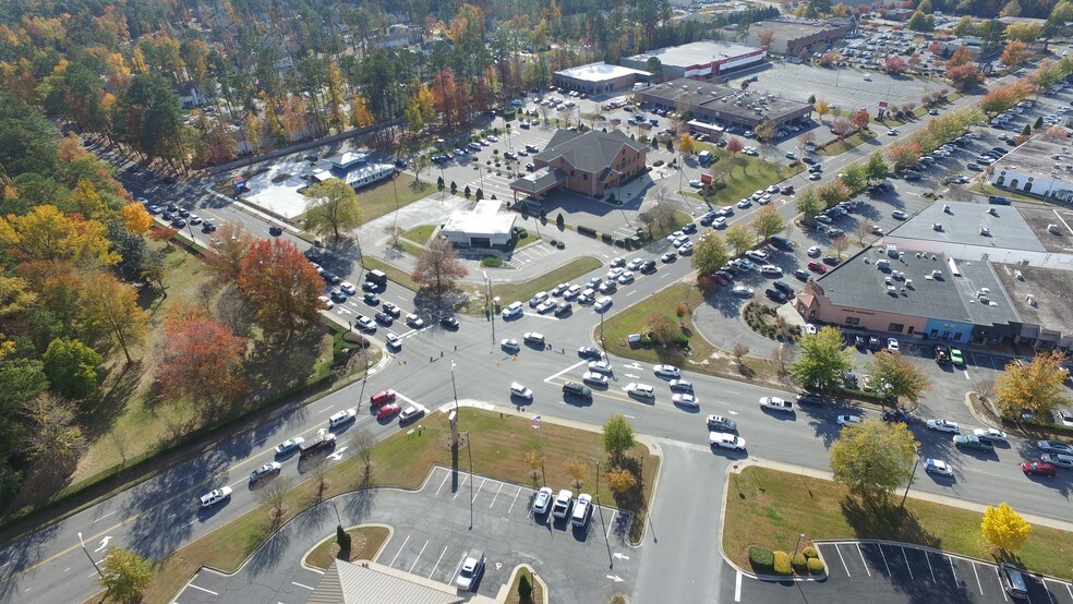 700 E Arlington Blvd, Greenville, NC à vendre - Photo du bâtiment - Image 2 de 7