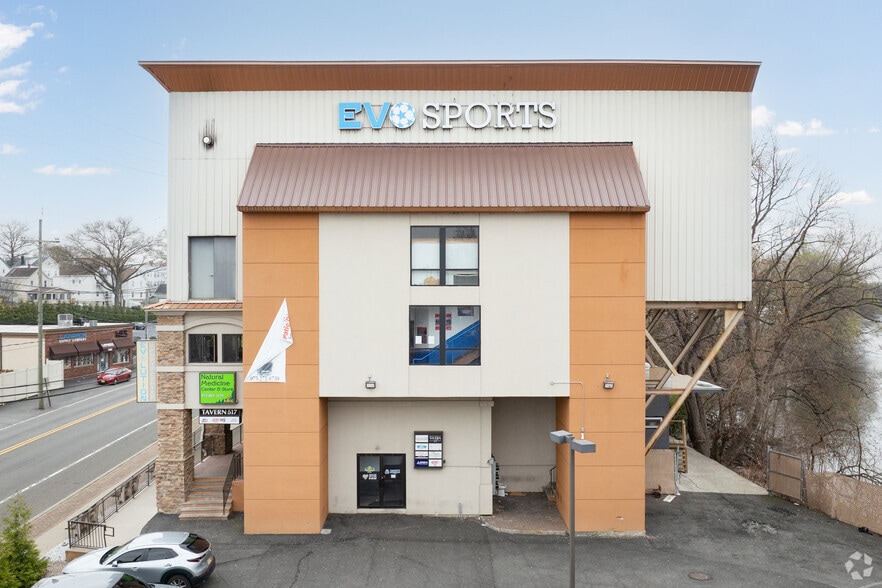 517 River Dr, Garfield, NJ for sale - Building Photo - Image 1 of 13