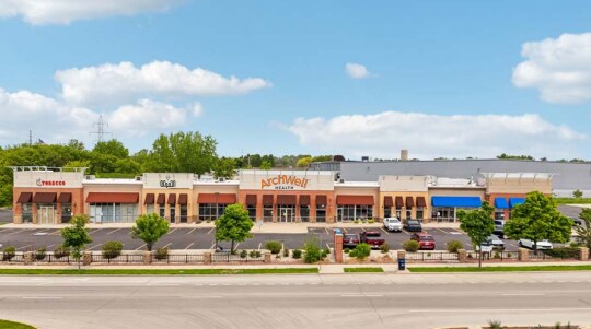 935-1010 W Layton Ave, Milwaukee, WI for sale - Primary Photo - Image 1 of 3