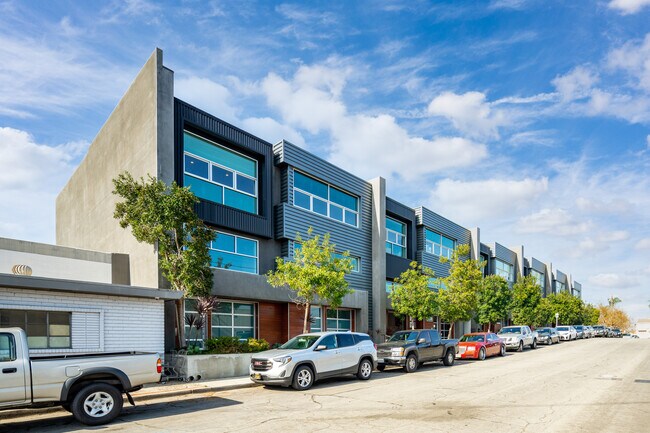 More details for 215-237 California St, El Segundo, CA - Office for Sale