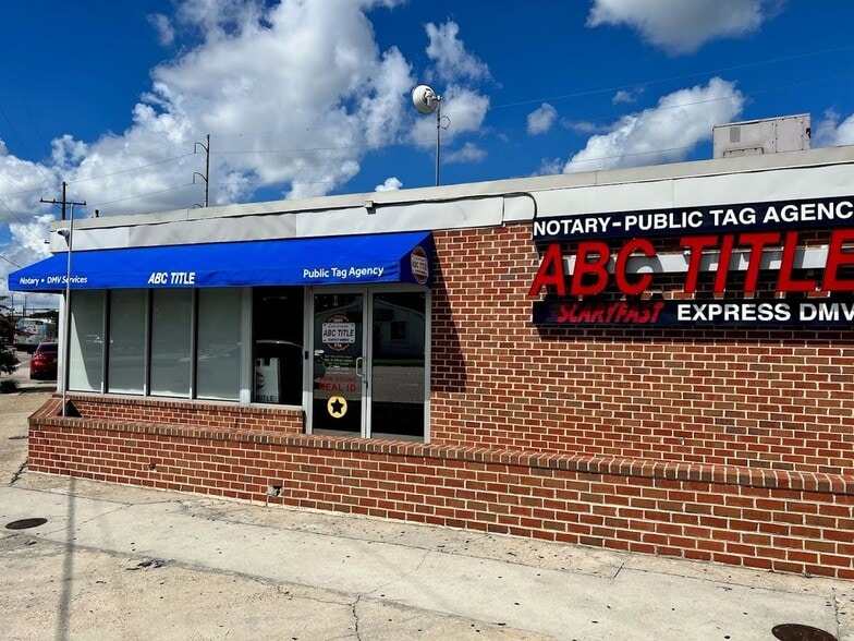 3135 Gentilly Blvd, New Orleans, LA for lease - Primary Photo - Image 1 of 1
