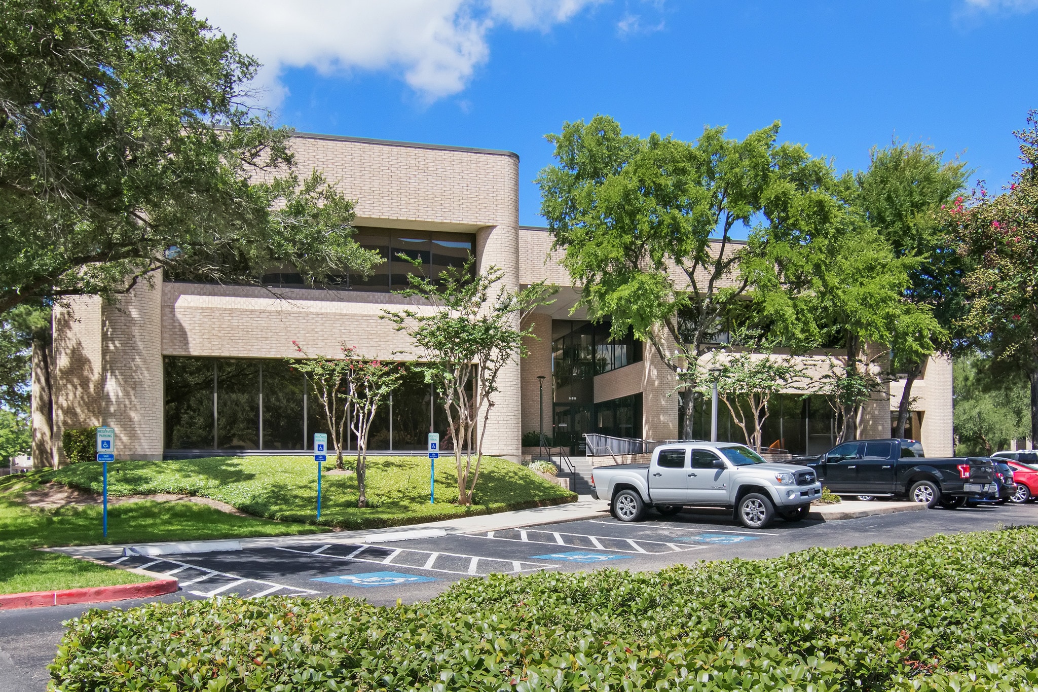 14811 St. Mary's Ln, Houston, TX for lease Primary Photo- Image 1 of 5