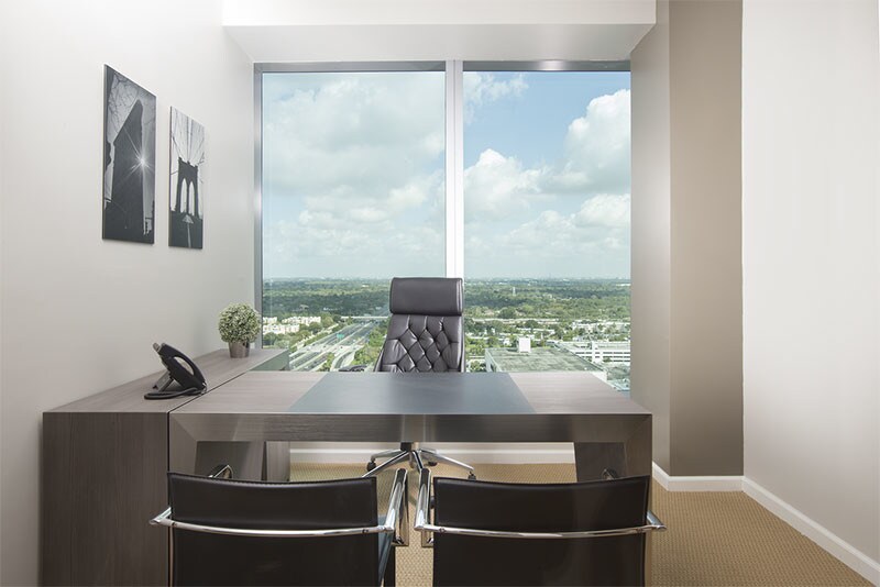 8950 SW 74th Ct, Miami, FL à louer Photo intérieure- Image 1 de 11