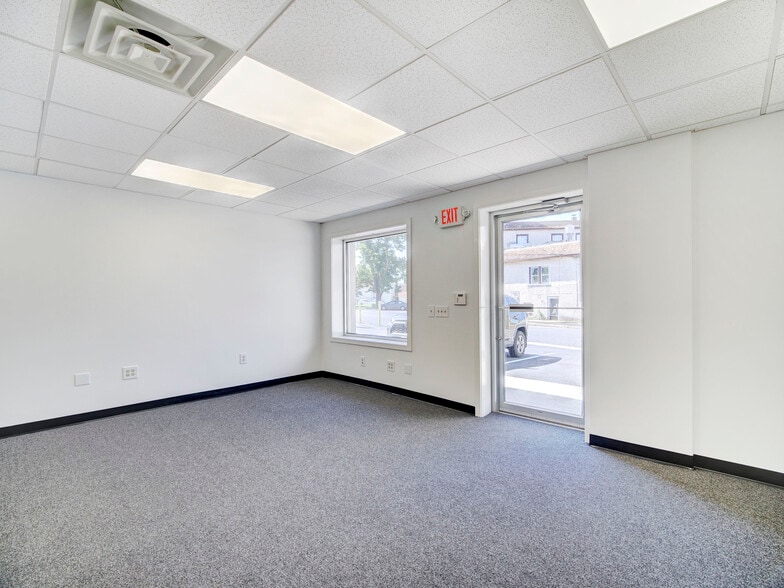 1110 Hamilton Blvd, South Plainfield, NJ for lease - Building Photo - Image 3 of 11