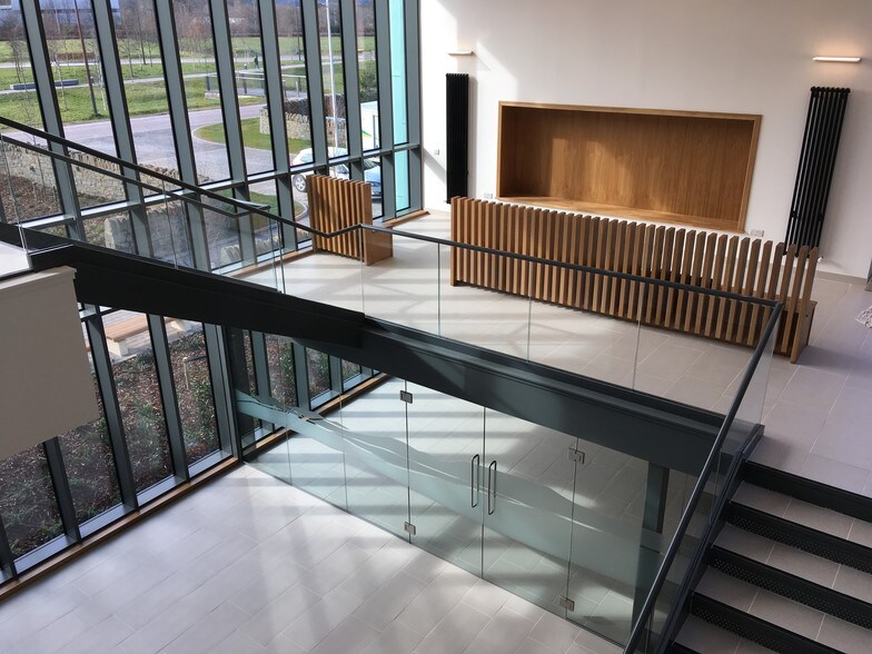 8 Inverness Campus, Inverness à louer - Hall d’entrée - Image 3 de 3