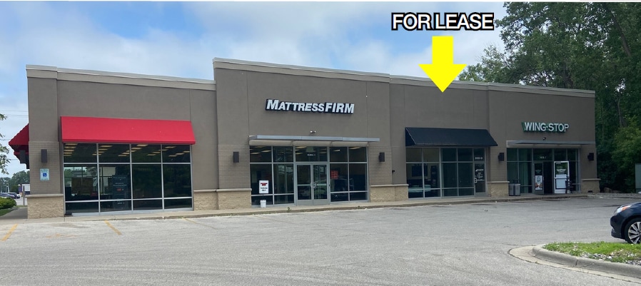 2626 S Oneida St, Green Bay, WI for lease - Building Photo - Image 1 of 8