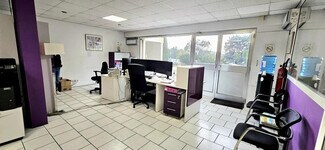 Plus de détails pour Commerce de détail à vendre