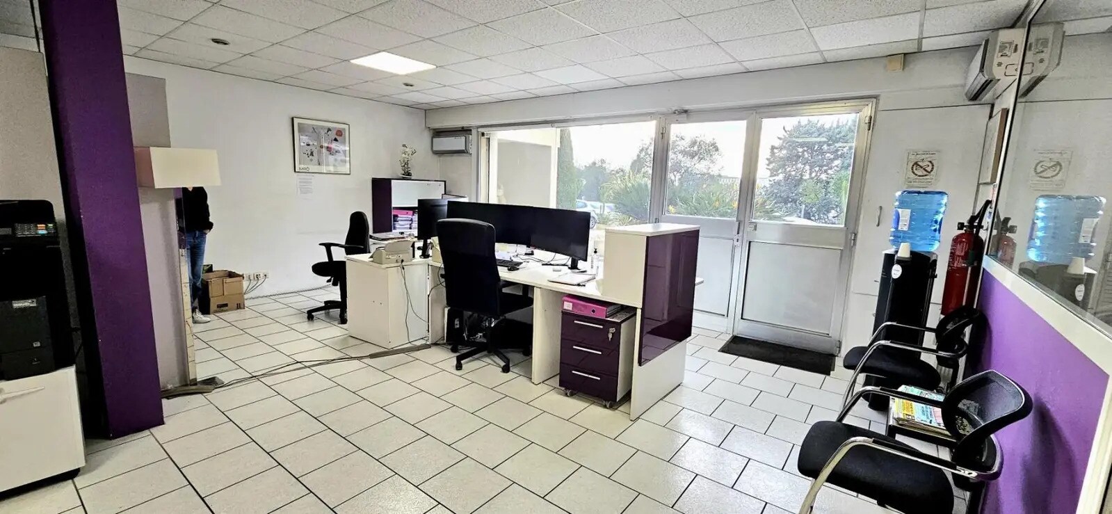 Retail in Nice for sale Interior Photo- Image 1 of 10