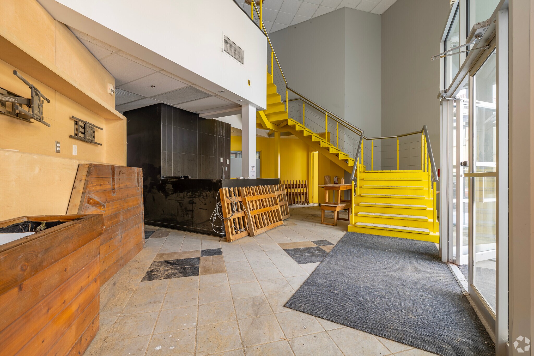 7240 Rue Waverly, Montréal, QC à louer Hall d’entrée- Image 1 de 4