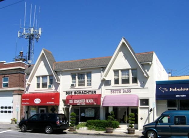 8-10 Irving Pl, Woodmere, NY for lease - Building Photo - Image 3 of 26