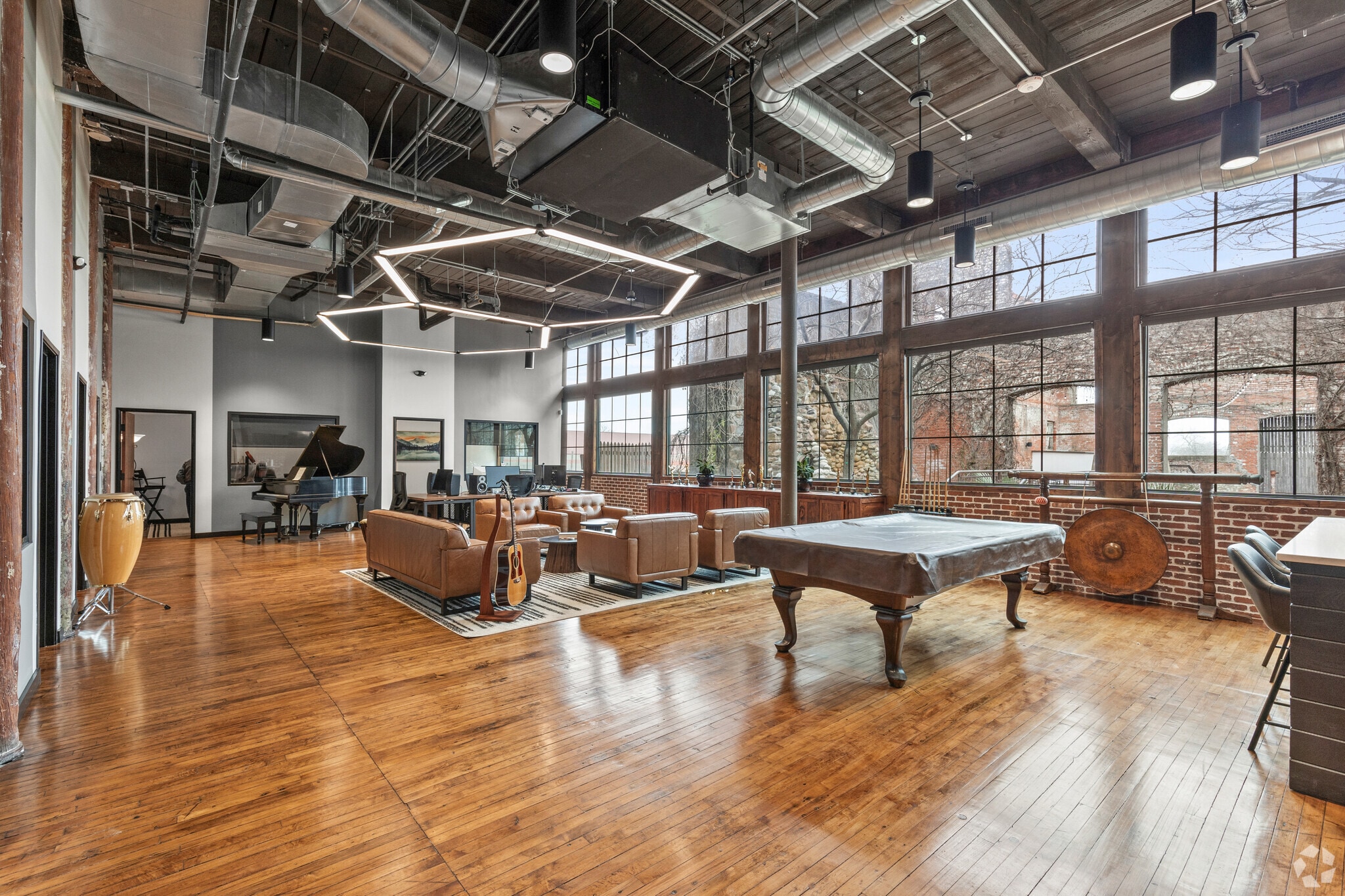 610 Elm St, McKinney, TX for lease Interior Photo- Image 1 of 3