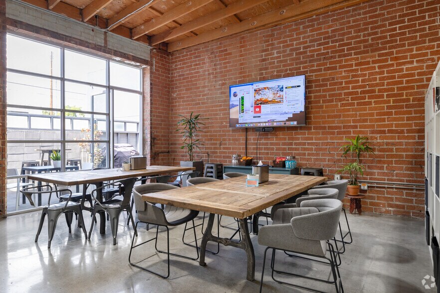 3384 Robertson Pl, Los Angeles, CA à louer - Photo intérieure - Image 2 de 13