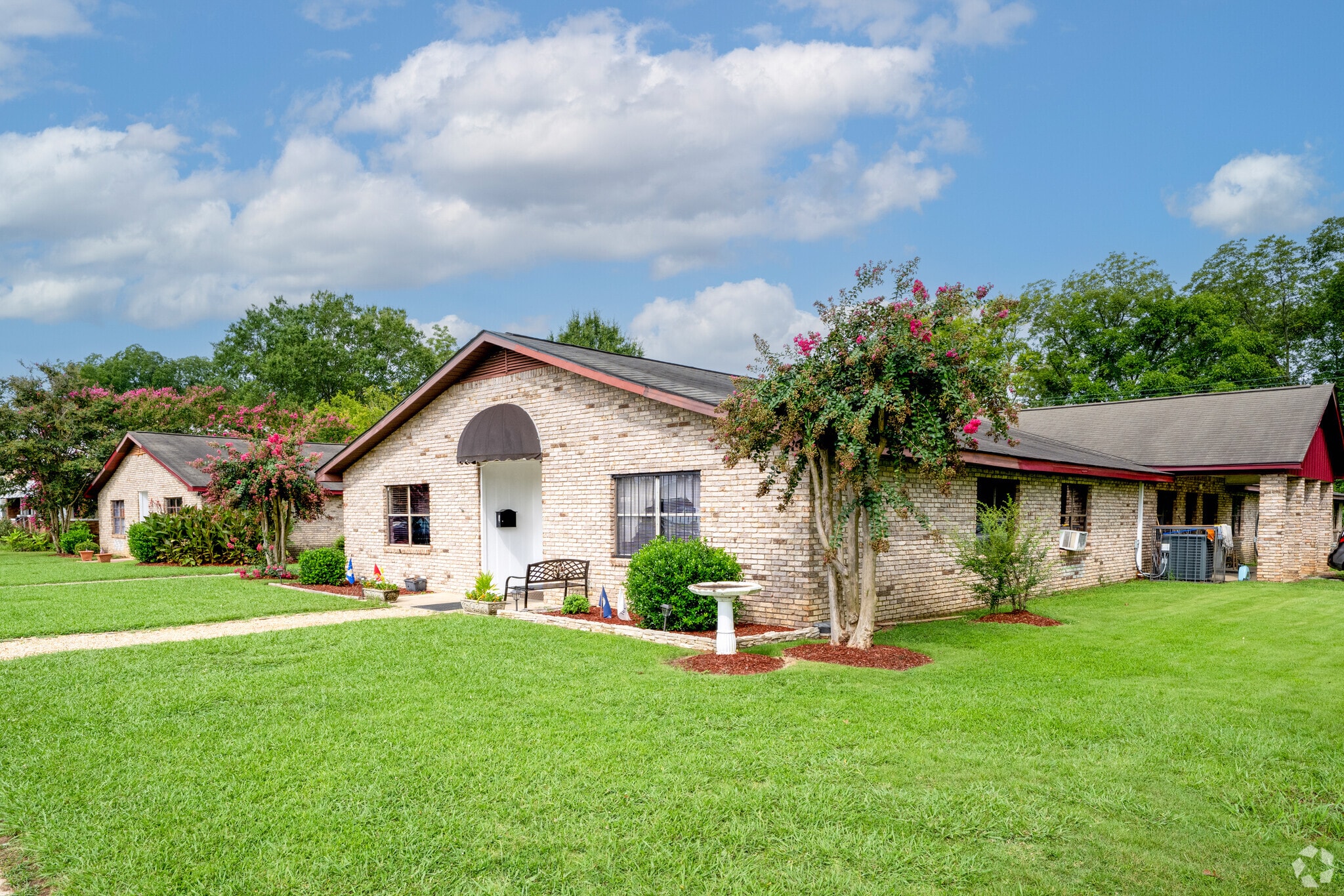 1612 5th Ave N, Bessemer, AL à vendre Photo du bâtiment- Image 1 de 22