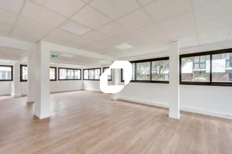 202 Rue De La Croix Nivert, Paris à louer - Photo du bâtiment - Image 3 de 8