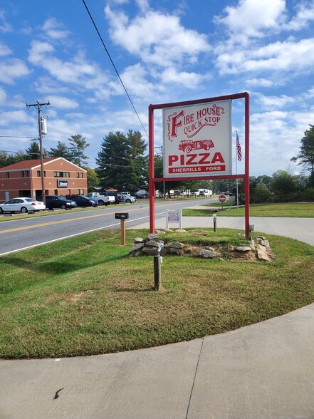 6175 Highway 150 E, Denver, NC à vendre - Photo du bâtiment - Image 2 de 2