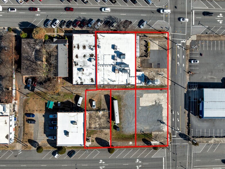 212 S Green St, Morganton, NC à vendre - Photo du bâtiment - Image 2 de 45