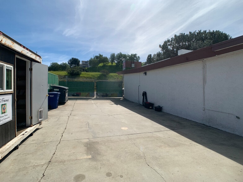 6176 Federal Blvd, San Diego, CA à vendre - Photo du bâtiment - Image 2 de 9