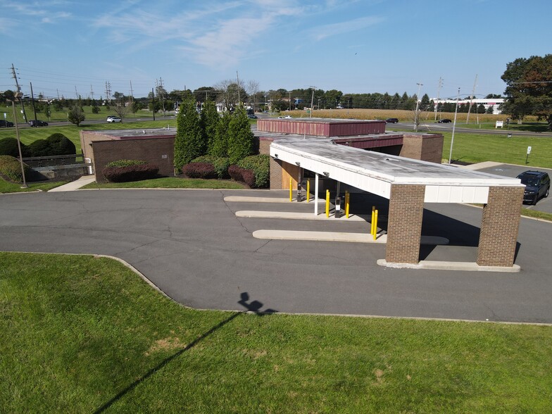 304 Princeton Hightstown Rd, East Windsor, NJ for lease - Building Photo - Image 2 of 9