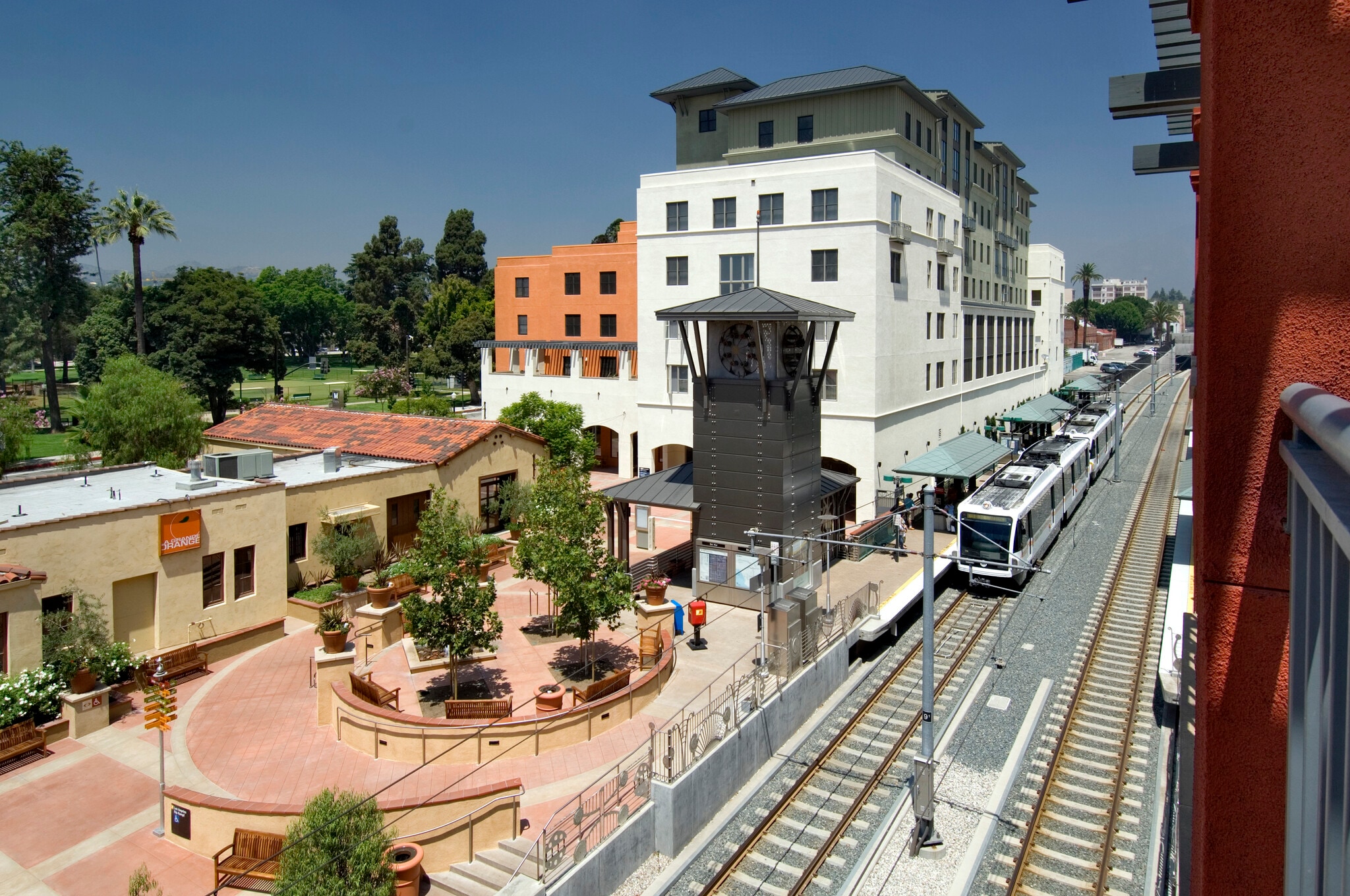 260 S Raymond Ave, Pasadena, CA for lease Primary Photo- Image 1 of 5