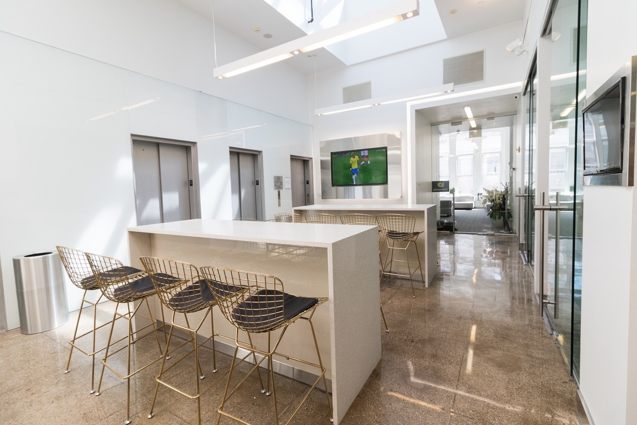 15 W 38th St, New York, NY for lease Interior Photo- Image 1 of 5