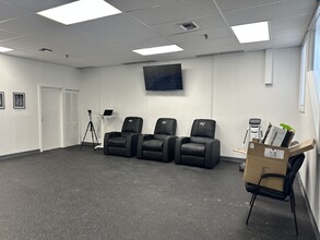 63 Unquowa Rd, Fairfield, CT for lease Interior Photo- Image 1 of 3