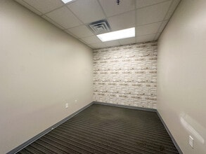7027 Old Madison Pike NW, Huntsville, AL for lease Interior Photo- Image 2 of 9