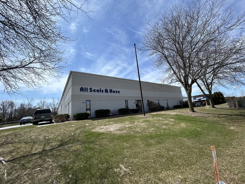 355 W Boden St, Milwaukee, WI for sale - Building Photo - Image 1 of 19