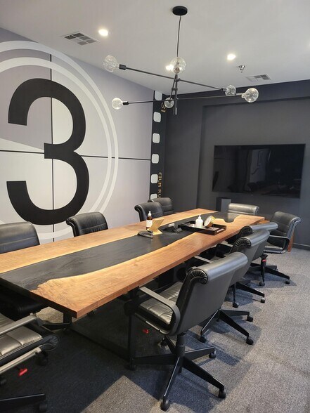 3000 N Hollywood Way, Burbank, CA à louer - Photo intérieure - Image 1 de 67