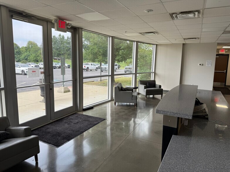 42739 National Rd, Belmont, OH à vendre - Photo du bâtiment - Image 3 de 22