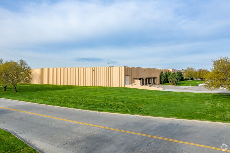 5101-5207 Speaker Rd, Kansas City, KS à louer - Photo du bâtiment - Image 2 de 3