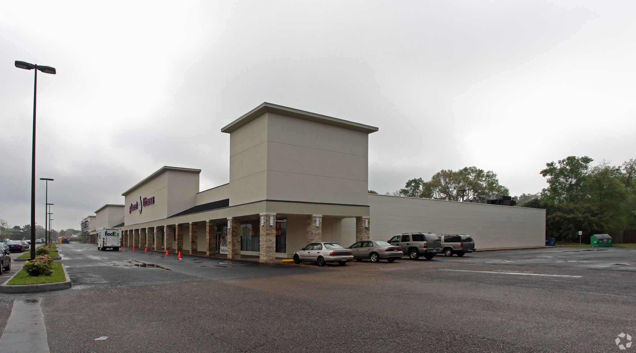 9620 Florida Blvd, Baton Rouge, LA for lease Primary Photo- Image 1 of 7