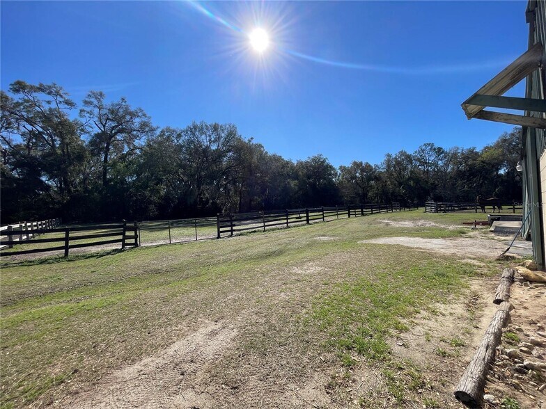 16525 SW 5th Pl, Newberry, FL à vendre - Photo principale - Image 1 de 18