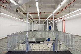 512 W 181st St, New York, NY à vendre Photo intérieure- Image 2 de 4