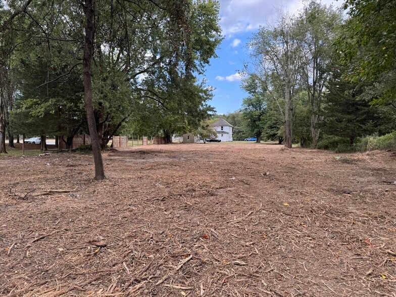 2701 NJ-27, Franklin Park, NJ à vendre - Photo du bâtiment - Image 3 de 6