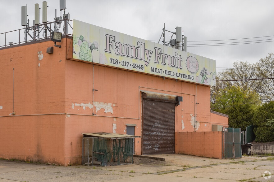 2200 Arthur Kill Rd, Staten Island, NY à louer - Photo du bâtiment - Image 3 de 75