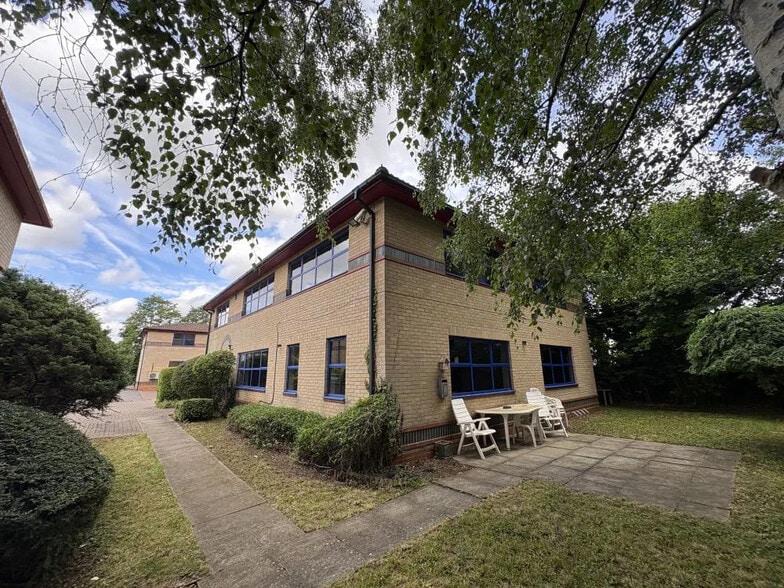 7 Landscape Close, Weston-on-the-Green, Bicester for lease - Building Photo - Image 2 of 15