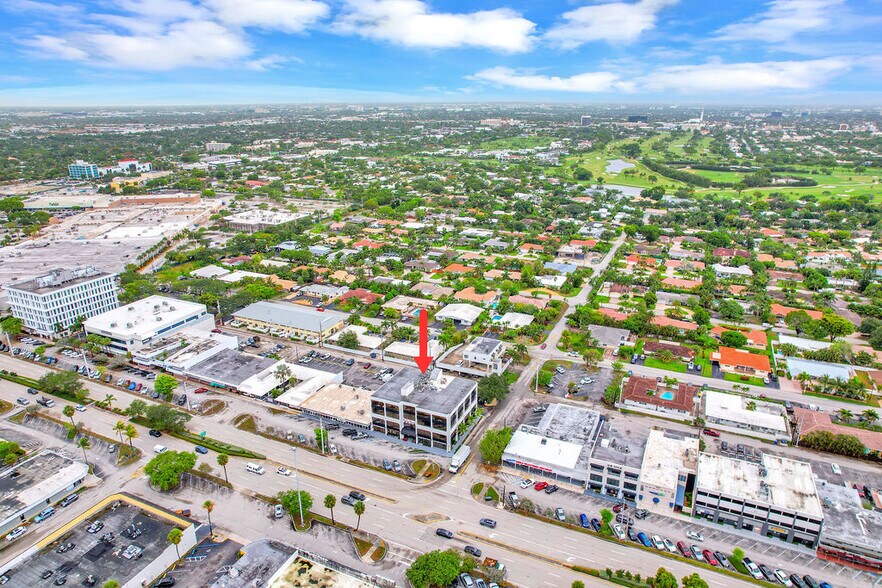 2691 E Oakland Park Blvd, Fort Lauderdale, FL à louer - Photo du bâtiment - Image 3 de 30