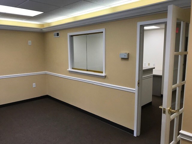 23 State Route 31 N, Pennington, NJ for lease - Interior Photo - Image 2 of 20