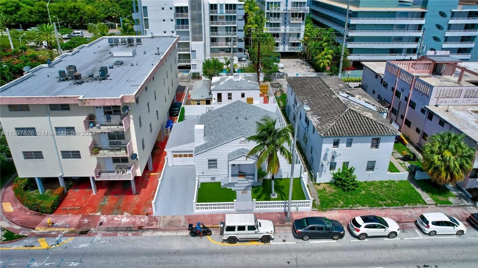 7835 Harding Ave, Miami Beach, FL à vendre - Photo principale - Image 1 de 9