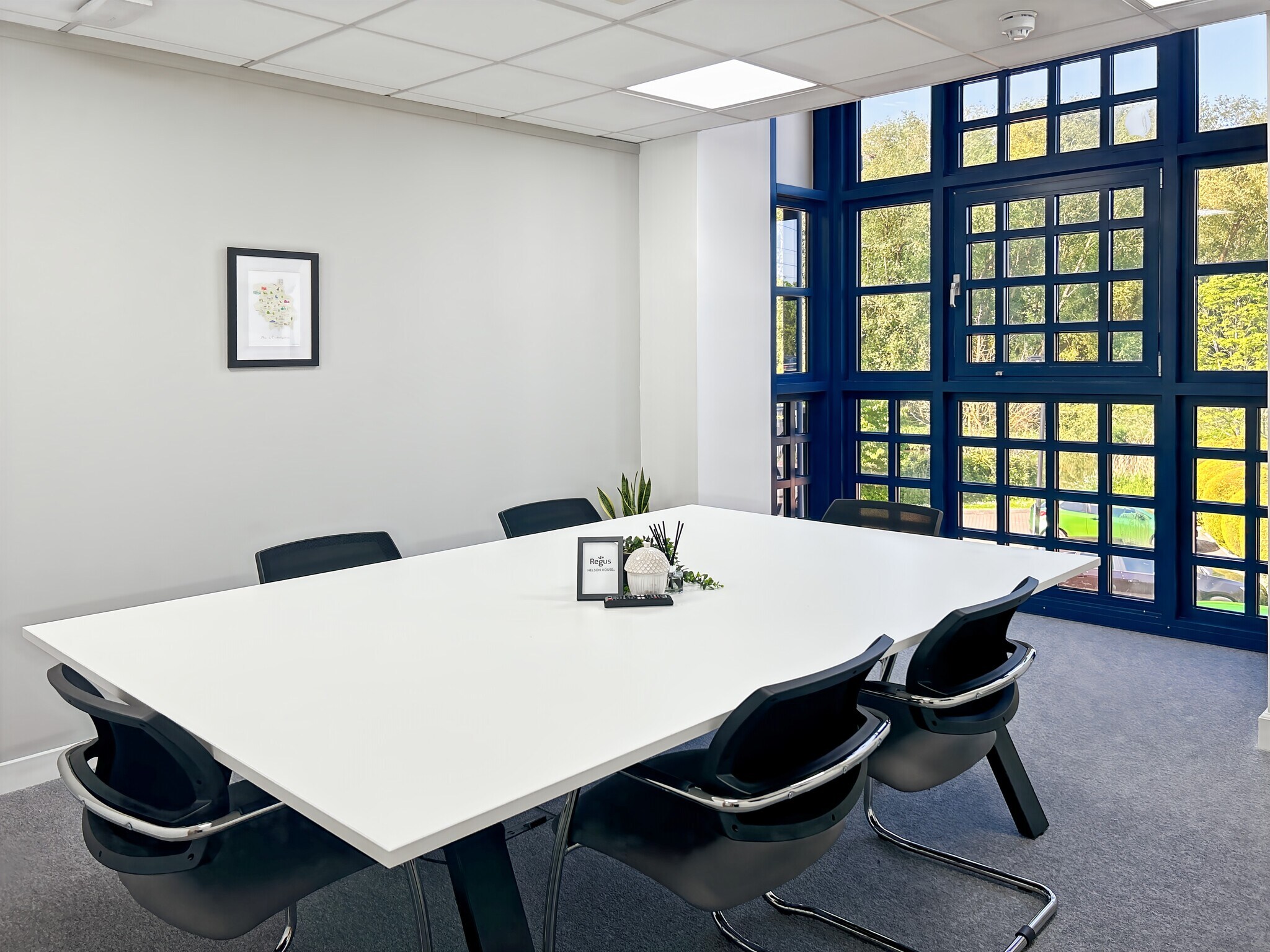 2 Kembrey Park, Swindon for lease Interior Photo- Image 1 of 15