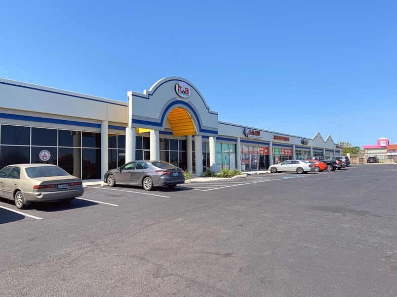 3655 Fredericksburg Rd, San Antonio, TX à louer - Photo du bâtiment - Image 3 de 9