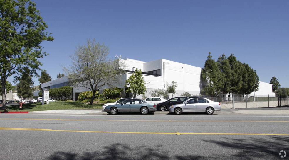 28210 Avenue Stanford, Valencia, CA for lease - Primary Photo - Image 1 of 9