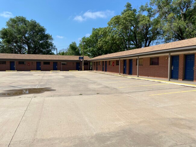 More details for 420 E Oklahoma Blvd, Alva, OK - Hospitality for Sale