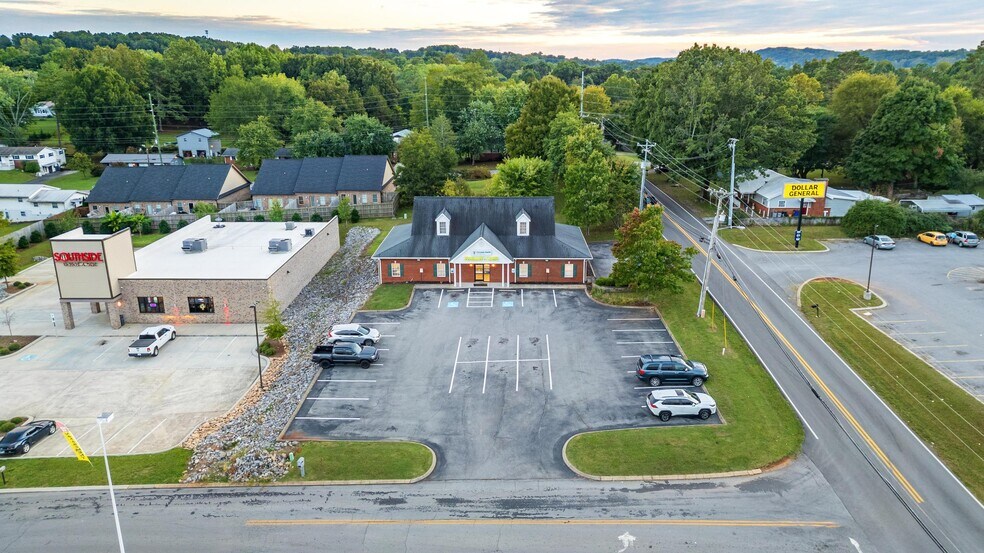 1420 Fritz St SE, Cleveland, TN à vendre - Photo du bâtiment - Image 3 de 39