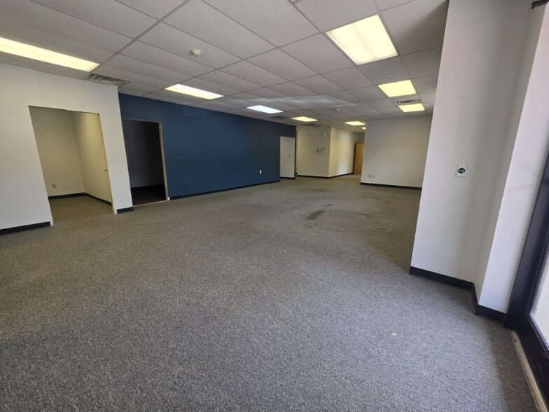 1030 Elizabeth St, Nicholasville, KY for lease - Building Photo - Image 2 of 11