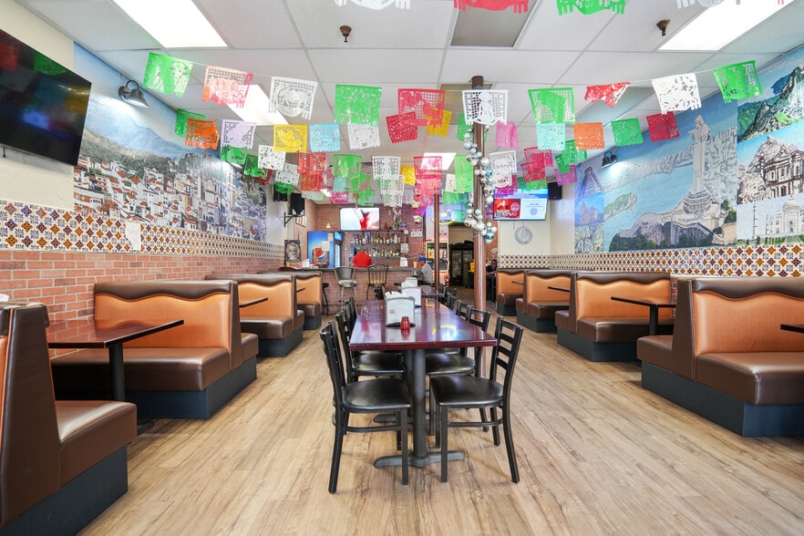 104 E 4th St, Santa Ana, CA for sale - Interior Photo - Image 3 of 12