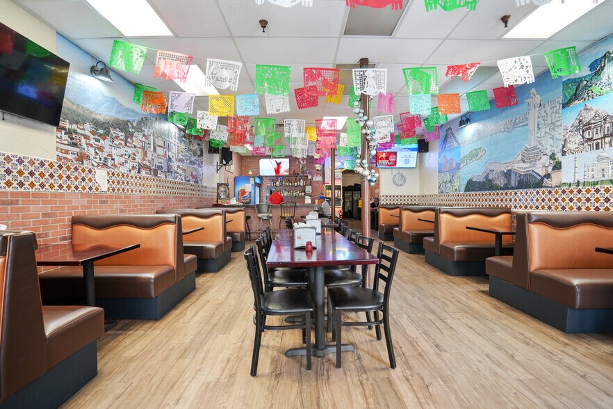 104 E 4th St, Santa Ana, CA à vendre - Photo intérieure - Image 3 de 12